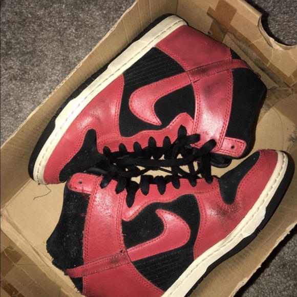 Nike - Picture 2 of 4